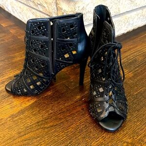 New Gianni Bini Paulah Booties Black Size 8